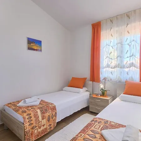 Manuela Comfortable Villa *